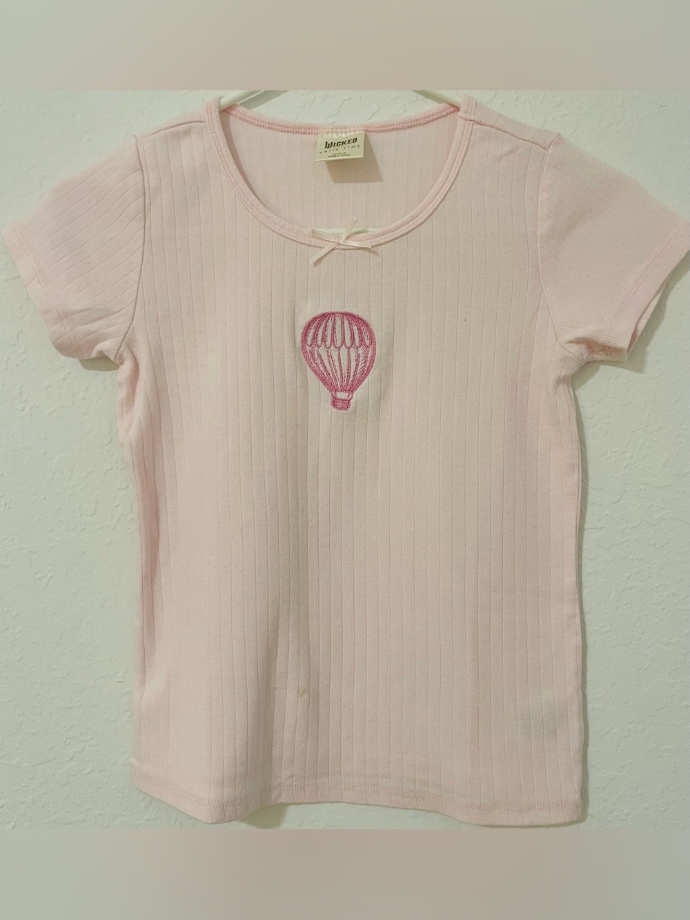 Wicked Girls' Light Pink Ribbed Short Sleeve Tee with Hot Air Balloon Embroidery